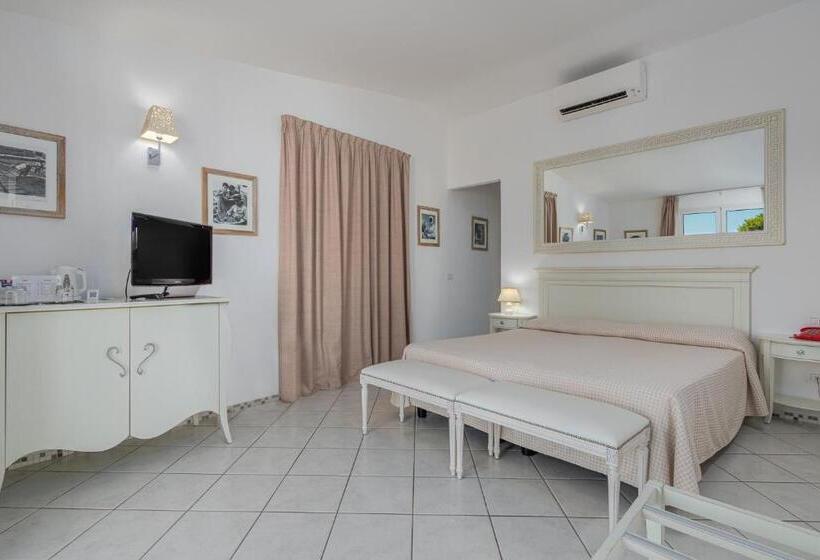 اتاق لوکس با چشم‌انداز دریا, The Pelican Beach Resort & Spa  Adults Only