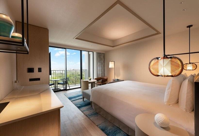 اتاق اجرایی, Hilton Okinawa Miyako Island Resort