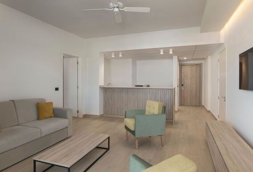 سوئیت مستر, Serenade All Suites - Adults Only Resort
