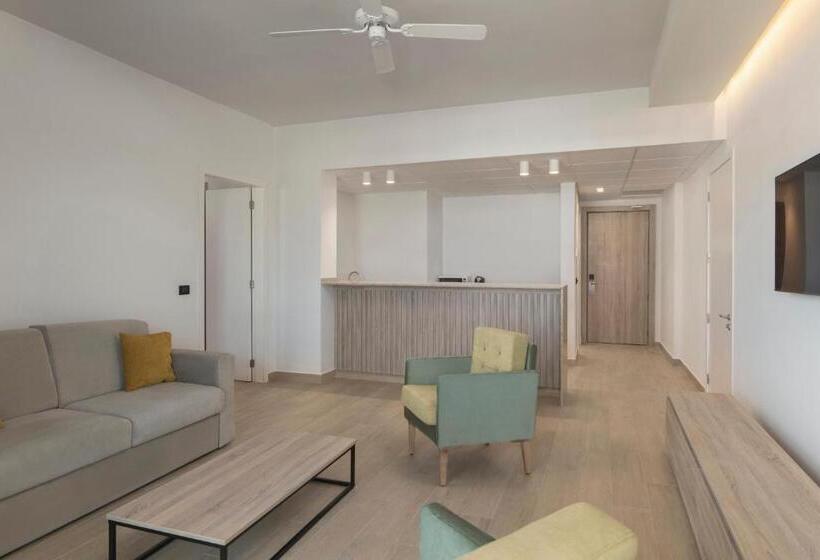 سوئیت مستر, Serenade All Suites - Adults Only Resort