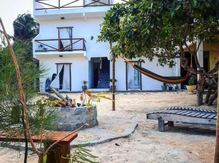 اتاق استاندارد چهارنفره با چشم‌انداز باغ, Vila Kitemania