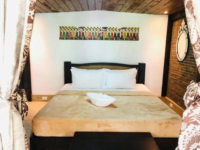 کابین, Chema S By The Sea