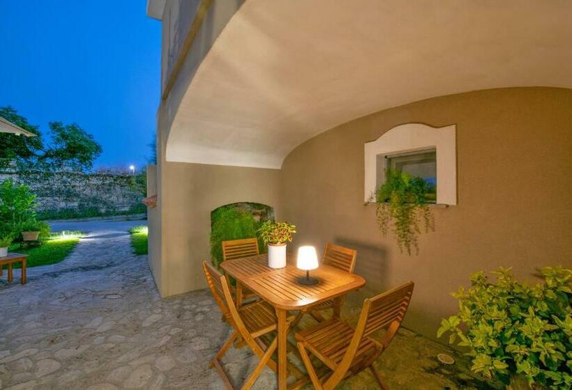 اتاق راحتی سه تخته, B&b Casa Franco