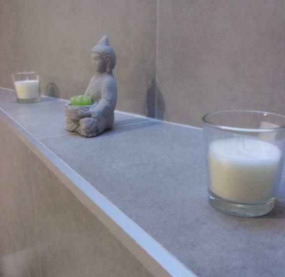 سوئیت با وان آب گرم, Le Bourget   Suite Romantique