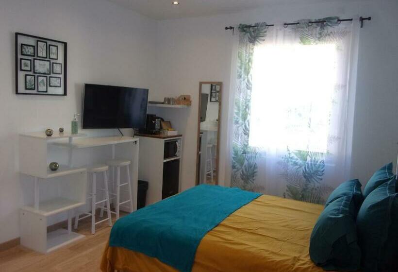سوئیت با وان آب گرم, Le Bourget   Suite Romantique