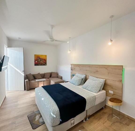 استودیوی لوکس, Comunidad Calle 13 Hotel Boutique