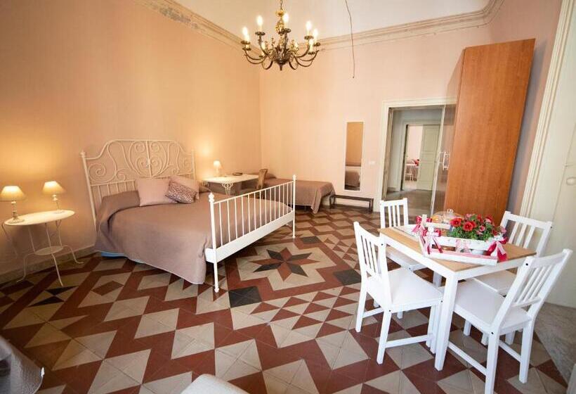 اتاق سه‌نفرۀ استاندارد با سرویس بهداشتی بیرون از اتاق, Sicilian Mood   Bed And Breakfast