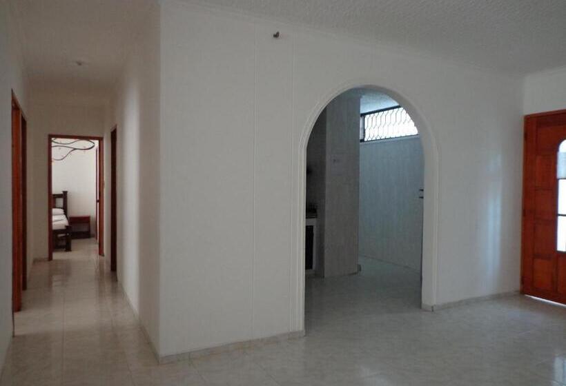 آپارتمان 3 خوابه, Edificio Sandra