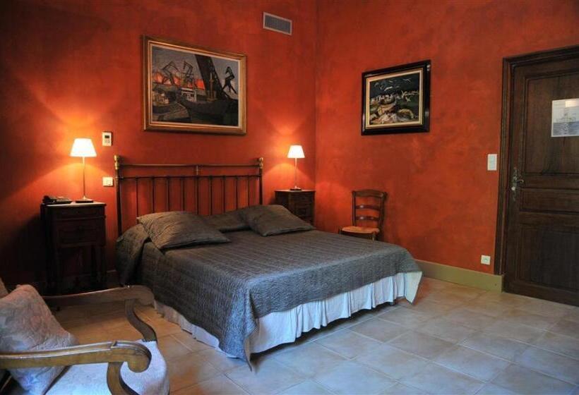 Comfort room with terrace, Domaine Du Grand Malherbes