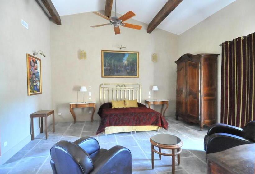 سوییت با چشم‌انداز استخر, Domaine Du Grand Malherbes