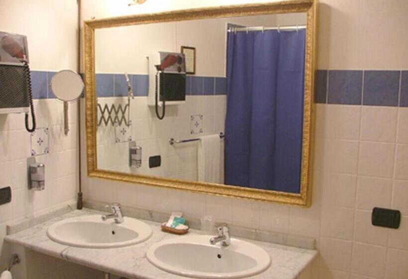 اتاق استاندارد چهار تخته, Relais Modica