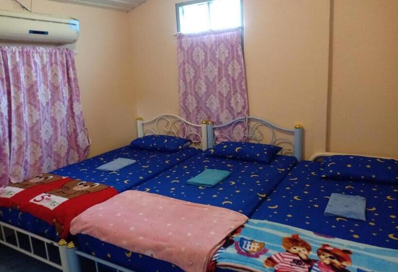 اتاق استاندارد سه نفره, Baanchaokoh Homestay