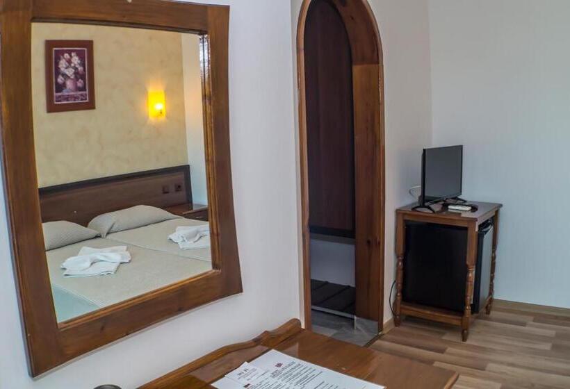 اتاق سوپریور, Chrystal Guest House