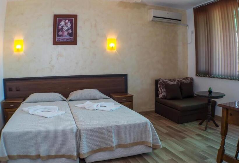 اتاق سوپریور, Chrystal Guest House