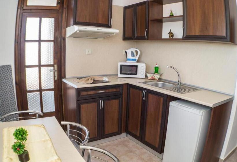 آپارتمان 2 خوابه, Chrystal Guest House