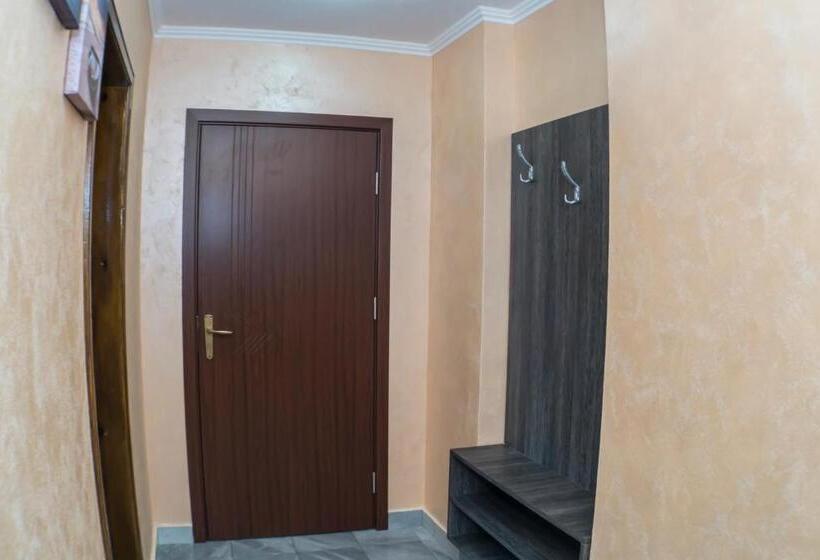 آپارتمان 2 خوابه, Chrystal Guest House