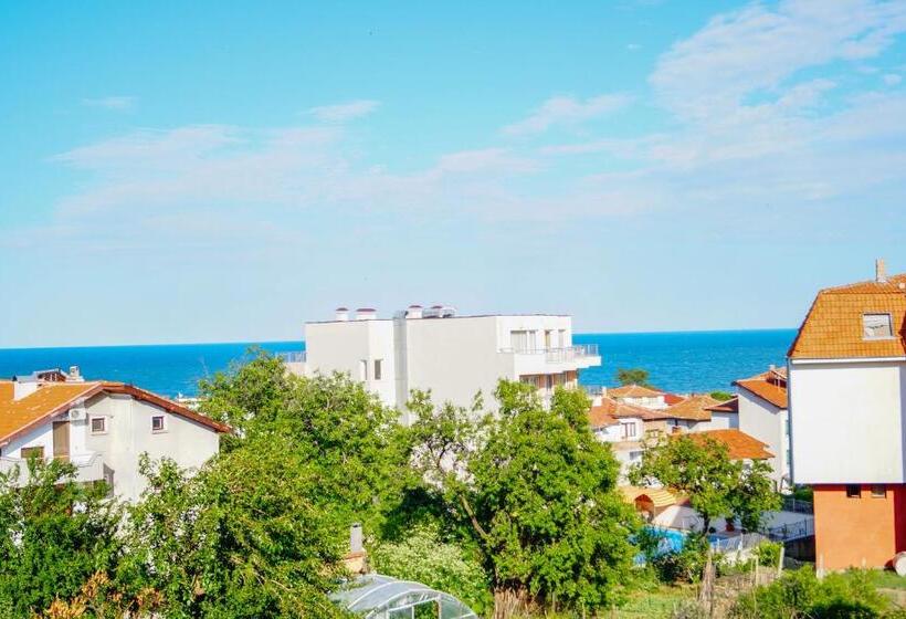 اتاق استاندارد, Chrystal Guest House