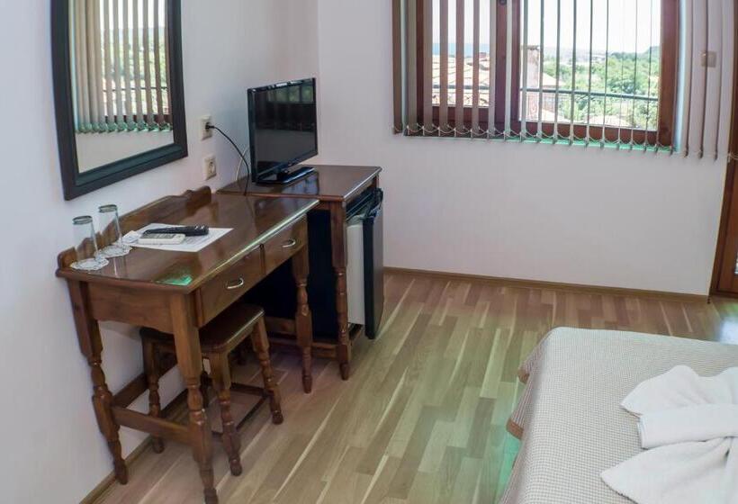 اتاق استاندارد, Chrystal Guest House