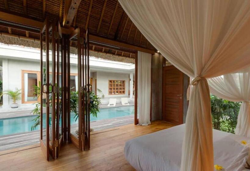 ویلای 4 خوابه, Zin Berawa Villas & Bungalows