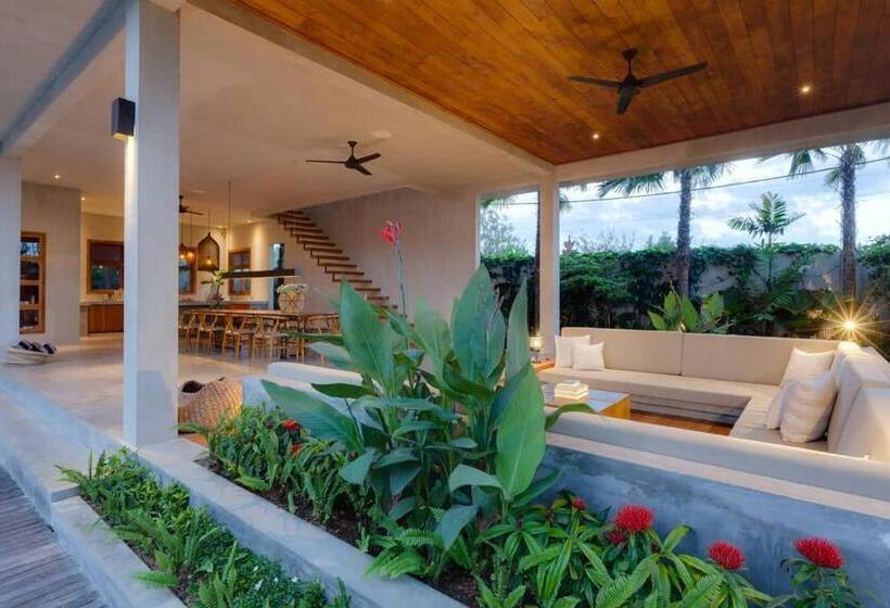 ویلای 4 خوابه, Zin Berawa Villas & Bungalows