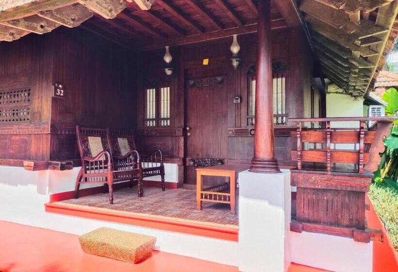 ویلای یک اتاق خوابه با استخر شنا, The Travancore Heritage Beach Resort