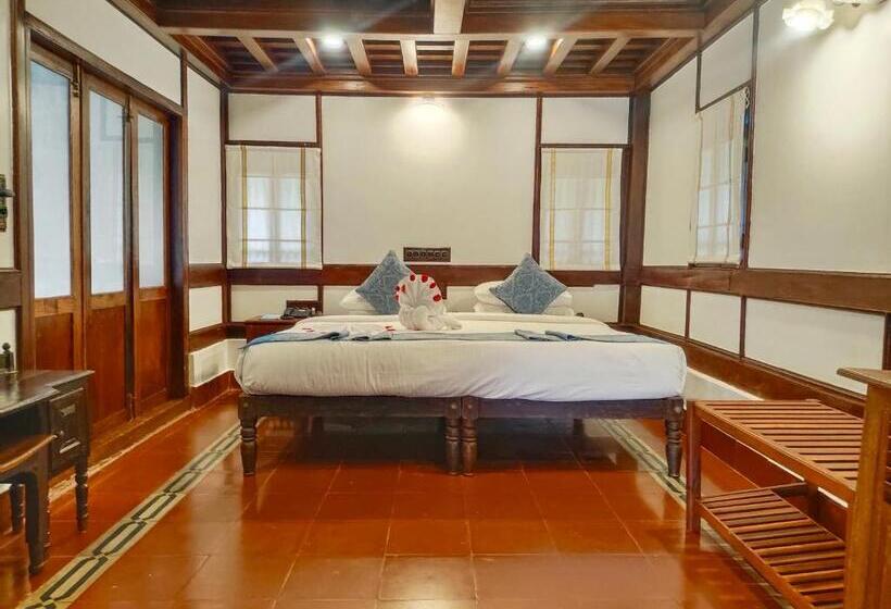 ویلای یک اتاق خوابه با استخر شنا, The Travancore Heritage Beach Resort