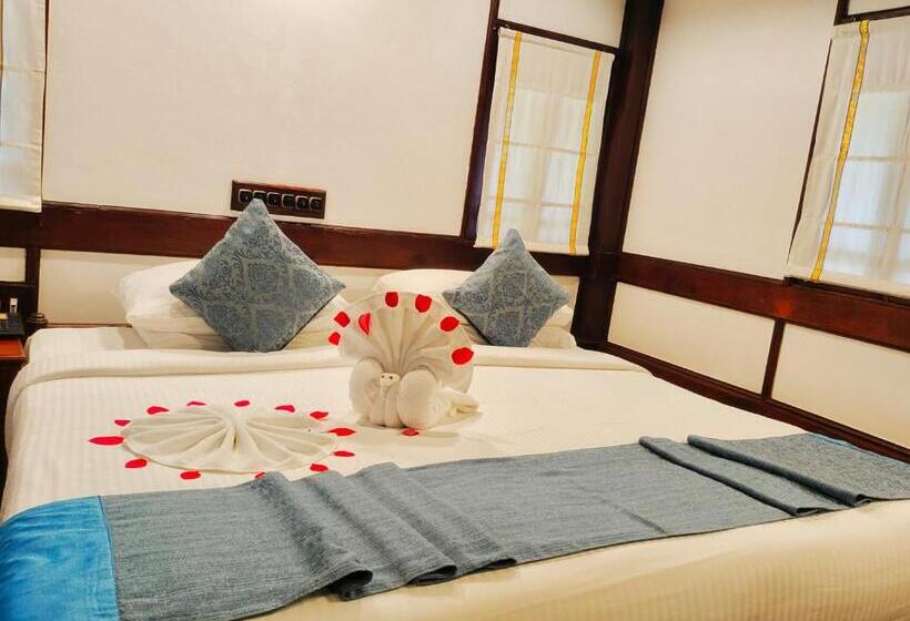 ویلای یک اتاق خوابه با استخر شنا, The Travancore Heritage Beach Resort