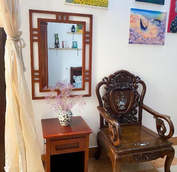 اتاق استاندارد با بالکن, Morri Homestay   Quán Thánh