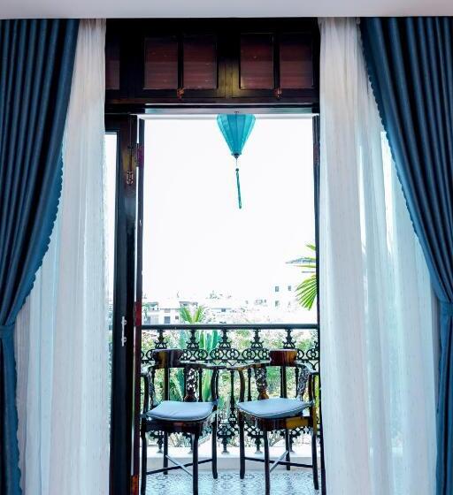 اتاق استاندارد سه تخته با بالکن, Ihome Hoi An