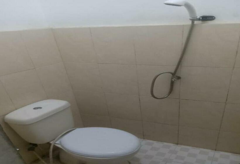 اتاق استاندارد, Oyo 92503 Penginapan & Villa Sirait
