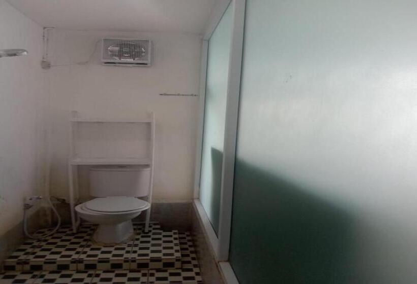 اتاق استاندارد, Oyo 92503 Penginapan & Villa Sirait