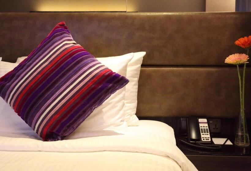 اتاق پرمیوم, Aqueen Hotel Paya Lebar