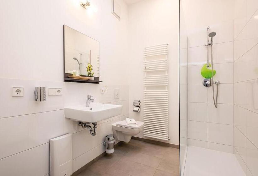 سوئیت پنت هاوس, Apartments Rosenthal Residence