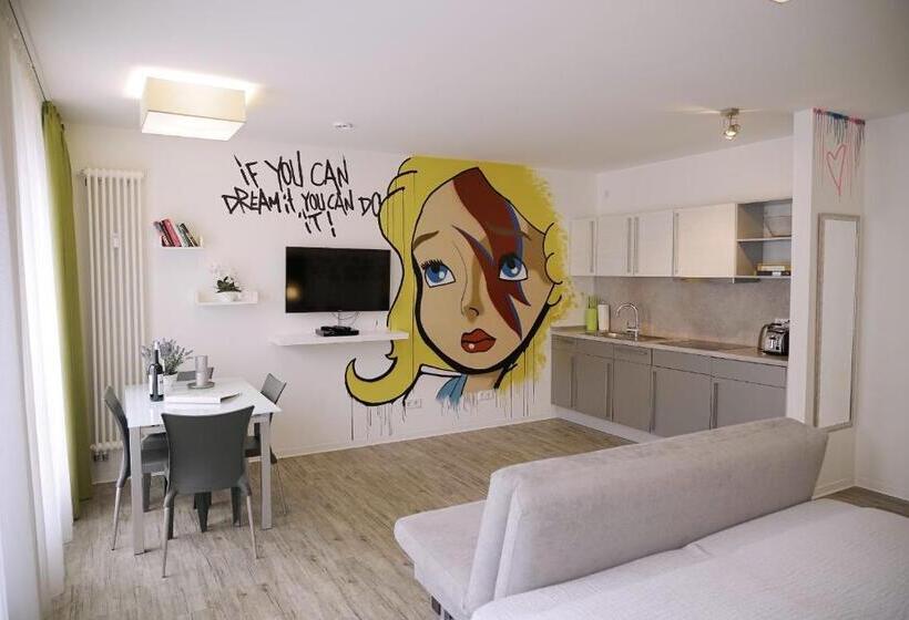 استودیوی سوپریور, Apartments Rosenthal Residence