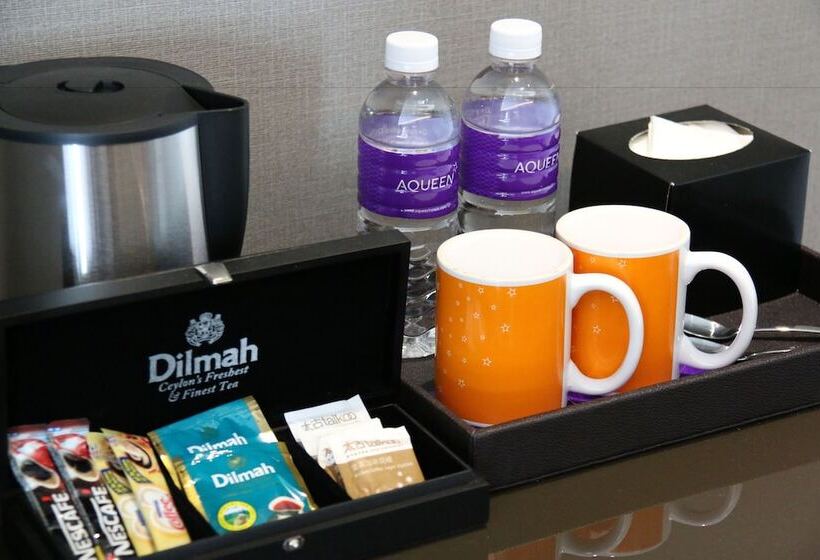 اتاق پرمیوم, Aqueen Hotel Paya Lebar