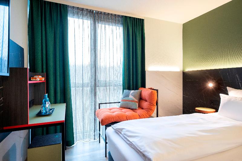 اتاق لوکس, Aqueen Hotel Paya Lebar