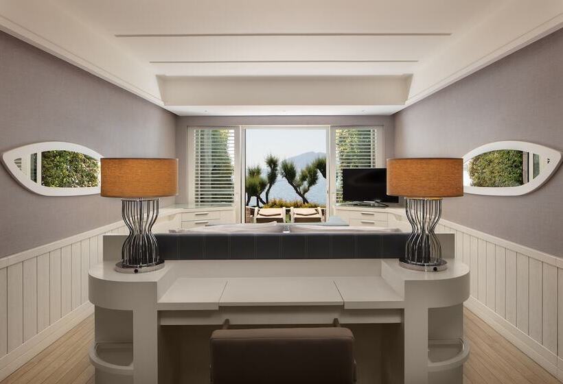 اتاق لوکس با بالکن و چشم‌انداز دریا, Caresse, A Luxury Collection Resort & Spa, Bodrum