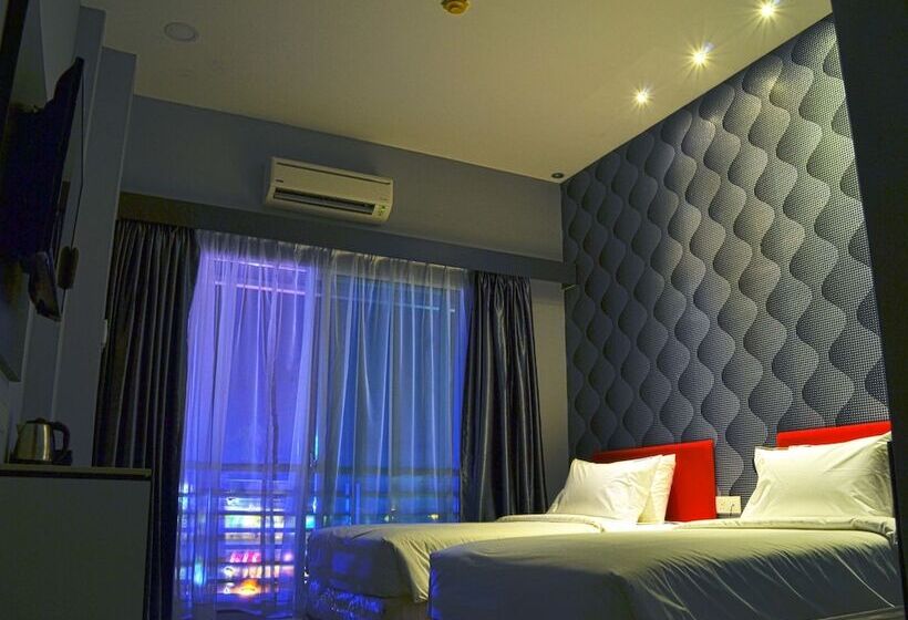 اتاق لوکس با تخت بزرگ, Cenang Plaza Beach