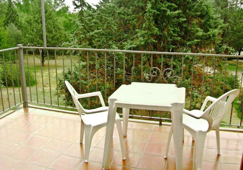 استودیوی استاندارد, Costa Serrana Apart