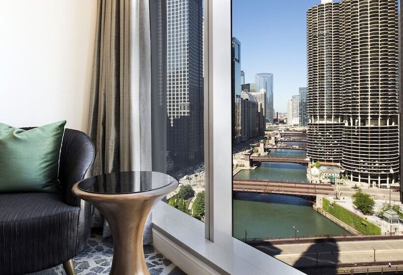 سوئیت برای معلولان, Londonhouse Chicago Curio Collection By Hilton