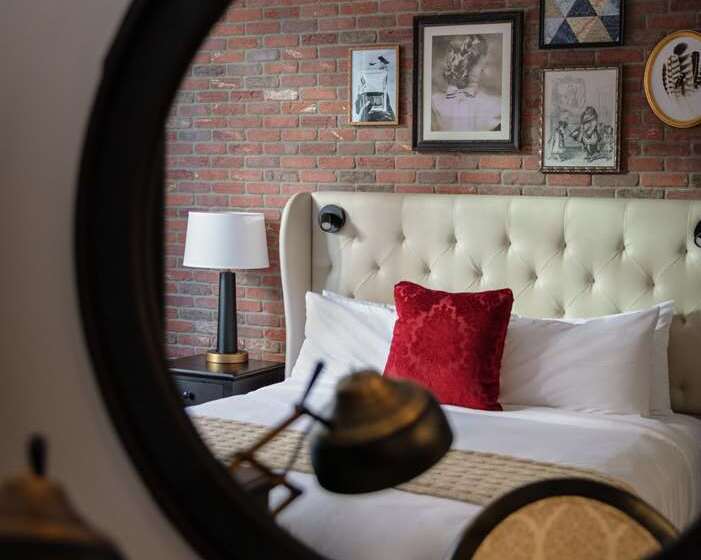 استودیو استاندارد با تخت کینگ, Londonhouse Chicago Curio Collection By Hilton