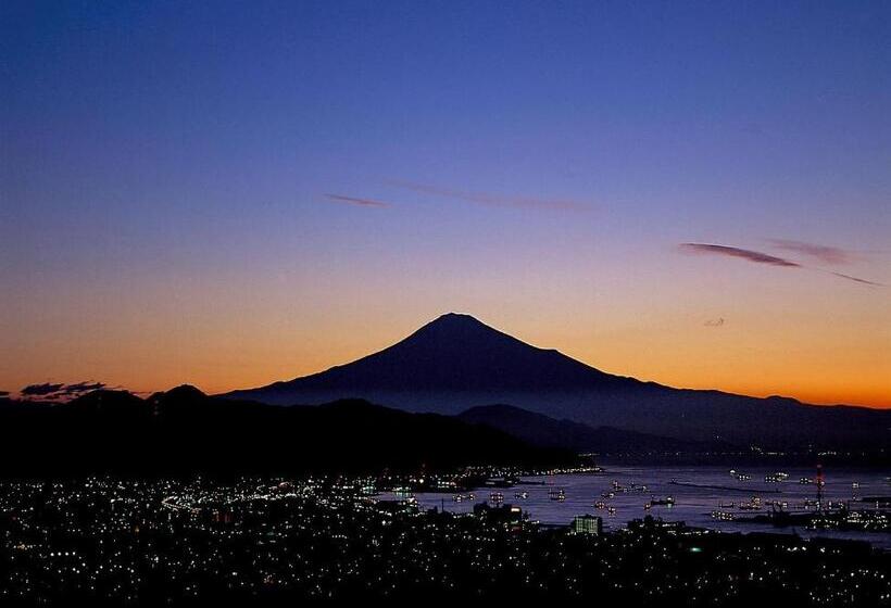 اتاق استاندارد با چشم‌انداز, Nippondaira
