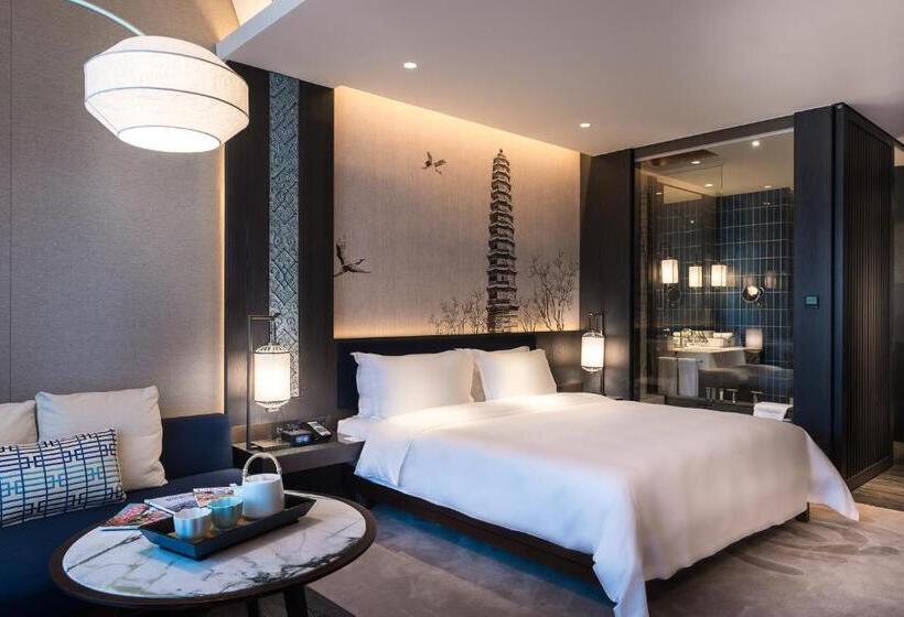 اتاق لوکس با چشم‌انداز باغ, Pullman Kaifeng Jianye