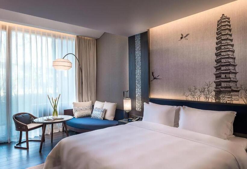 اتاق سوپریور با تخت بزرگ, Pullman Kaifeng Jianye