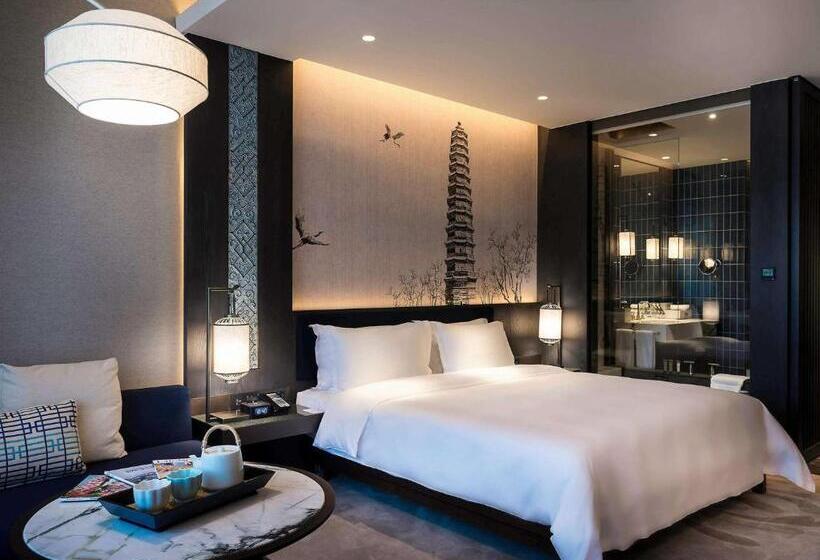 اتاق سوپریور با تخت بزرگ, Pullman Kaifeng Jianye