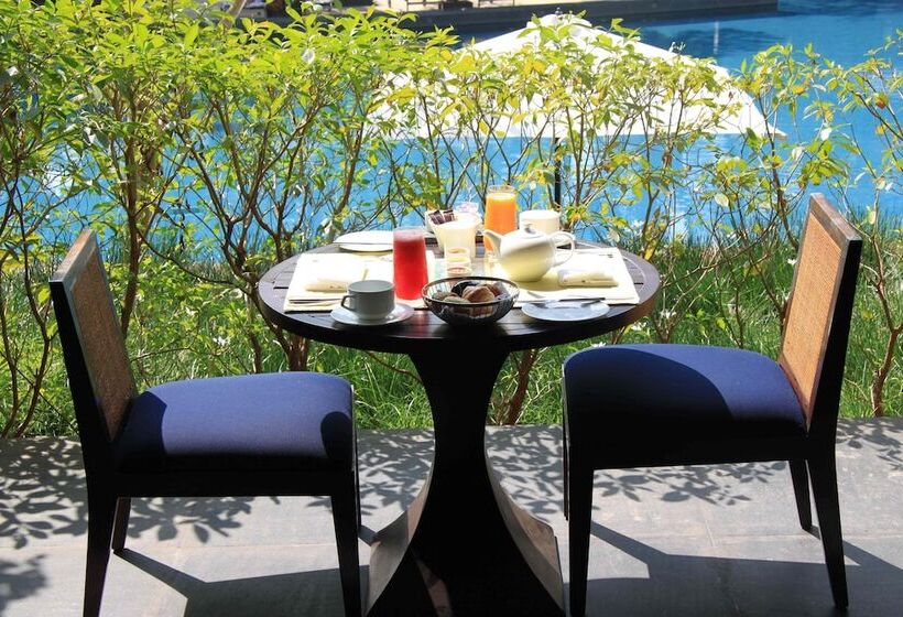 چشم‌انداز استخر اتاق کلوب, Diwa Club By Alila   A Hyatt Brand