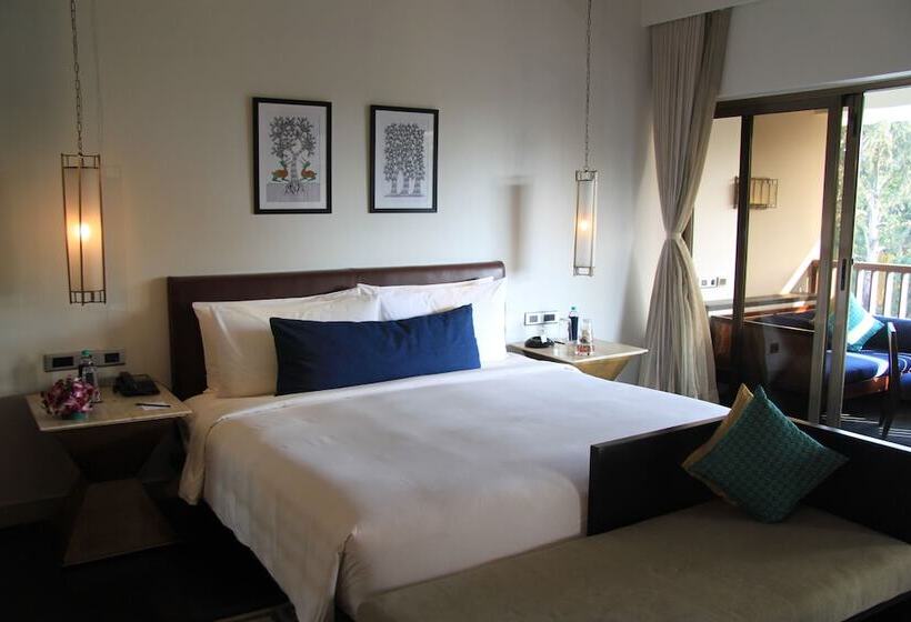 چشم‌انداز استخر اتاق کلوب, Diwa Club By Alila   A Hyatt Brand