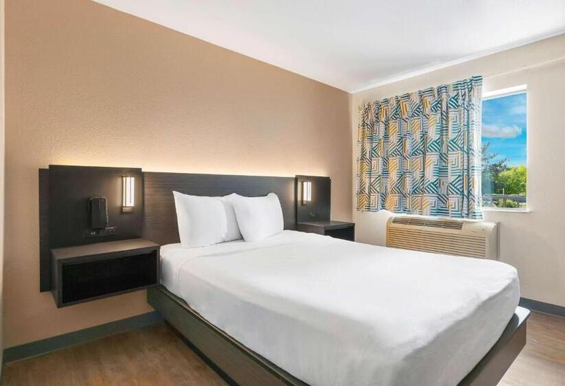 اتاق استاندارد برای معلولان, Motel 6kirkland, Wa  North Kirkland