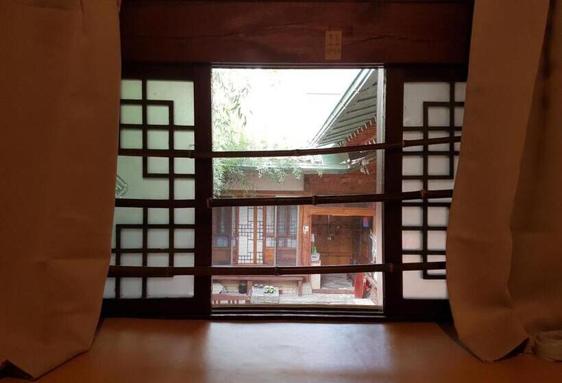 اتاق استاندارد چهار تخته, Gongsimga Hanok Guesthouse