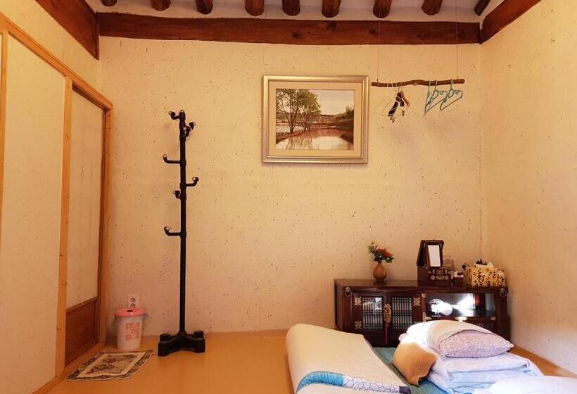 اتاق استاندارد چهار تخته, Gongsimga Hanok Guesthouse